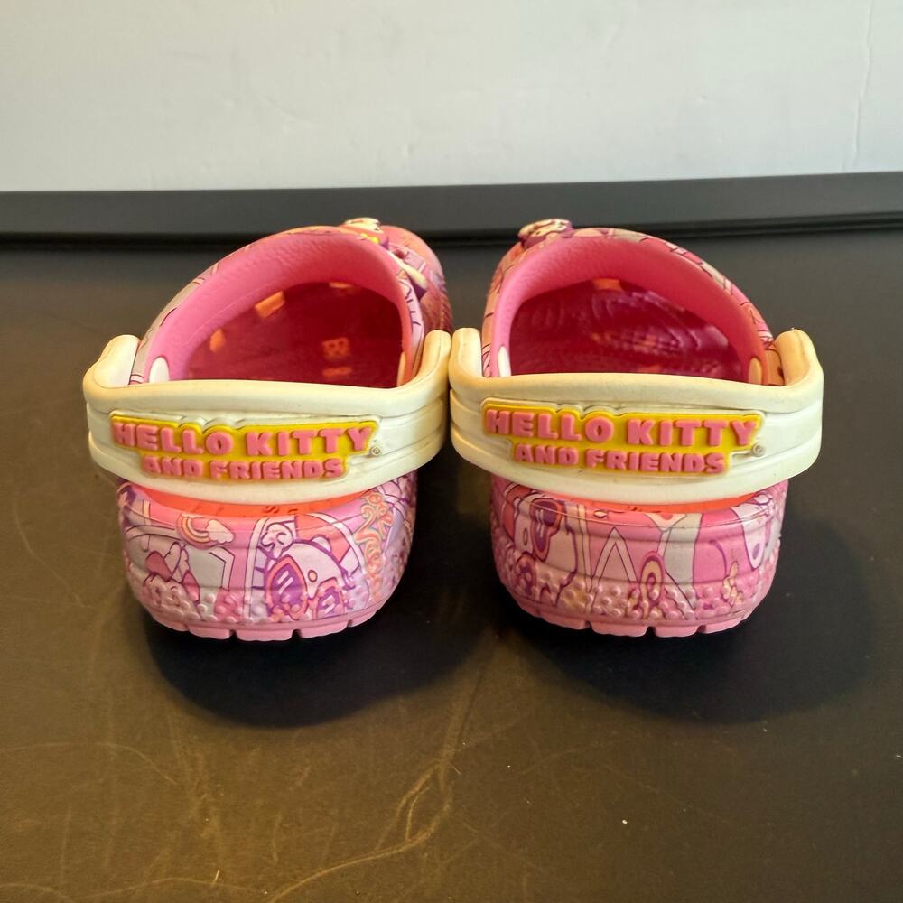Crocs Hello Kitty & Friends C5 Pink Sanrio Collab Clogs with Jibbitz Charms - Picture 4 of 9